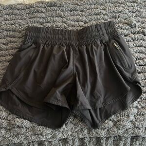 Lululemon Track That Mid-Rise Short 3”